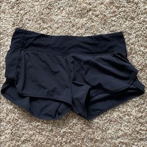 lululemon size 6 speed up shorts